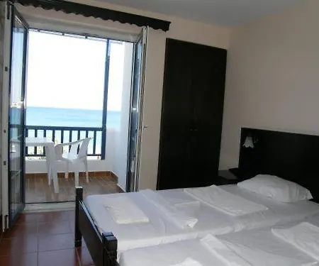 Bay Watch Aparthotel 3*