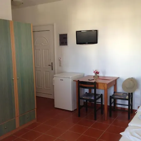 Bay Watch Aparthotel 3*