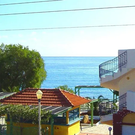 Apart-hotel Bay Watch 3*