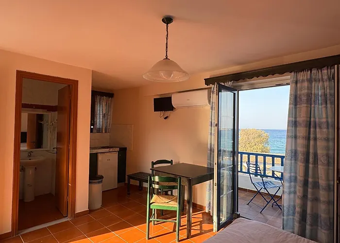 Bay Watch Hotel apartamentowy Karpatos